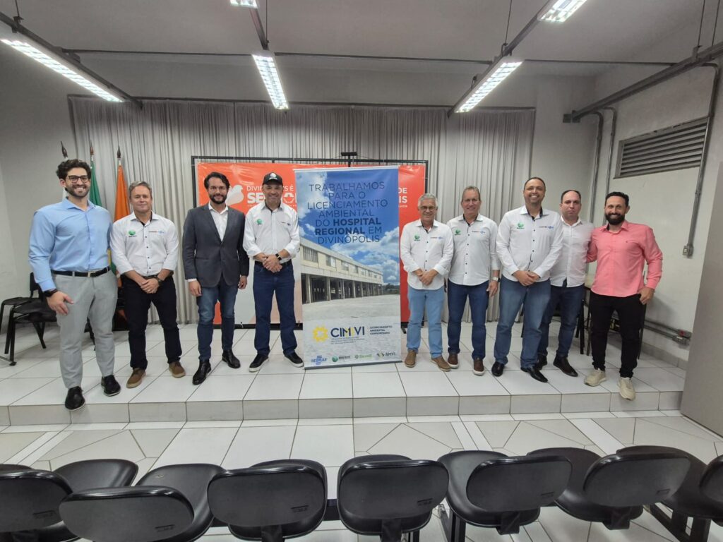 Membros da Agência Novo Oeste na Entrega do Licenciamento Ambiental do CIMMVI