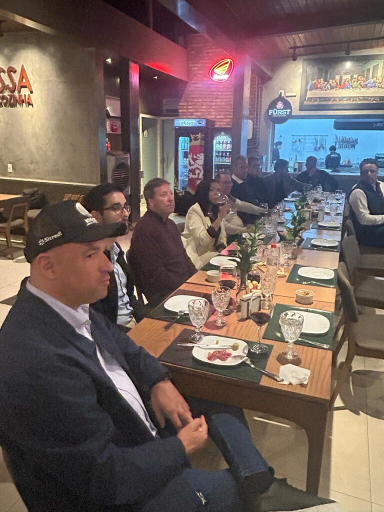 Participantes da Palestra do Projeto Atração de investimentos, alguns destaques são, Janete Aparecida, prefeitos de LAgoa da Prata e Santo Antônio do Monte, secretários municipais de desenvolvimentos