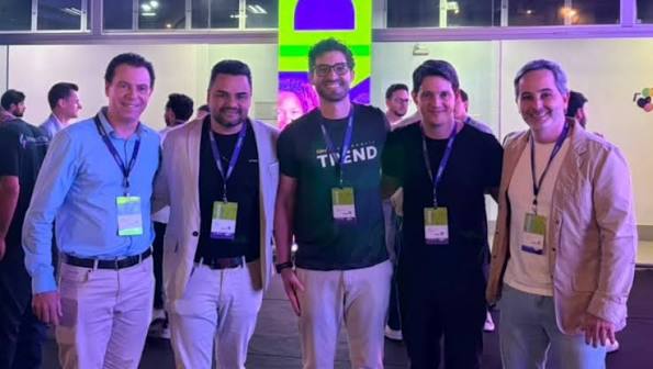 Presidente do Inova Novo Oeste, Kildare, e secretário de Desenvolvimento Econômico de Divinópolis, Igor Cardoso, durante o Divinópolis Trend 2026.