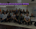 Vencedores do Acelera Divinópolis durante a premiação das startups participantes.